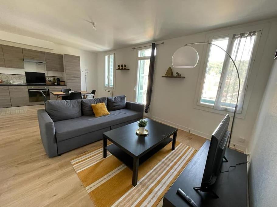 Appartement Avec Terrasse, Parking Gratuit Périgueux Eksteriør bilde